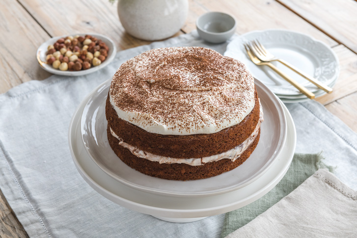  Banana Cake with Chocolate Hazelnut Mascarpone Cream 