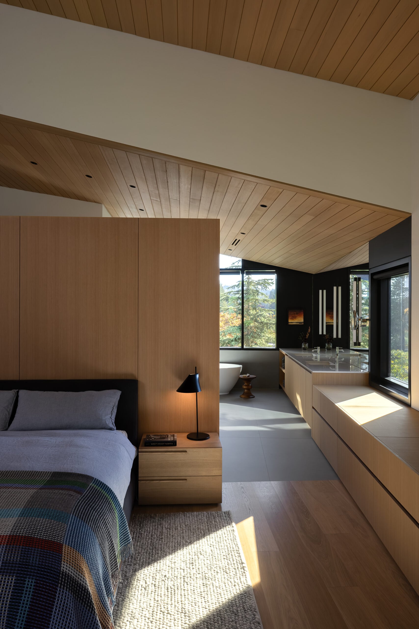 Residence SC19 Primary Suite by BattersbyHowat Architects