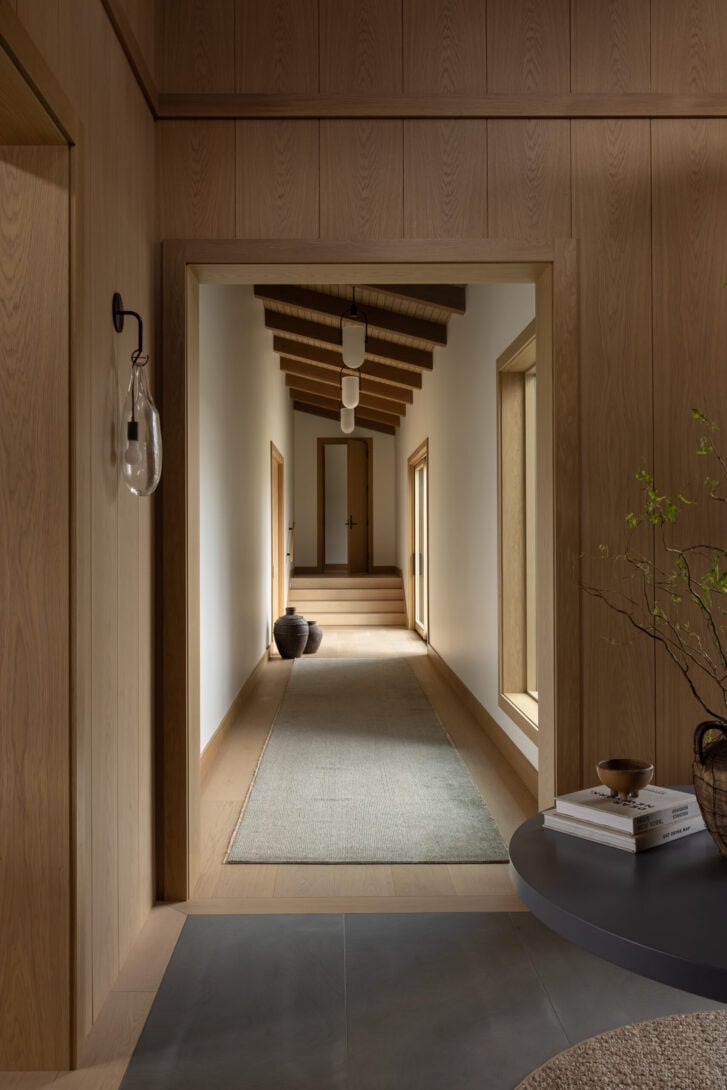 Coastal Retreat Entryway by HB Design