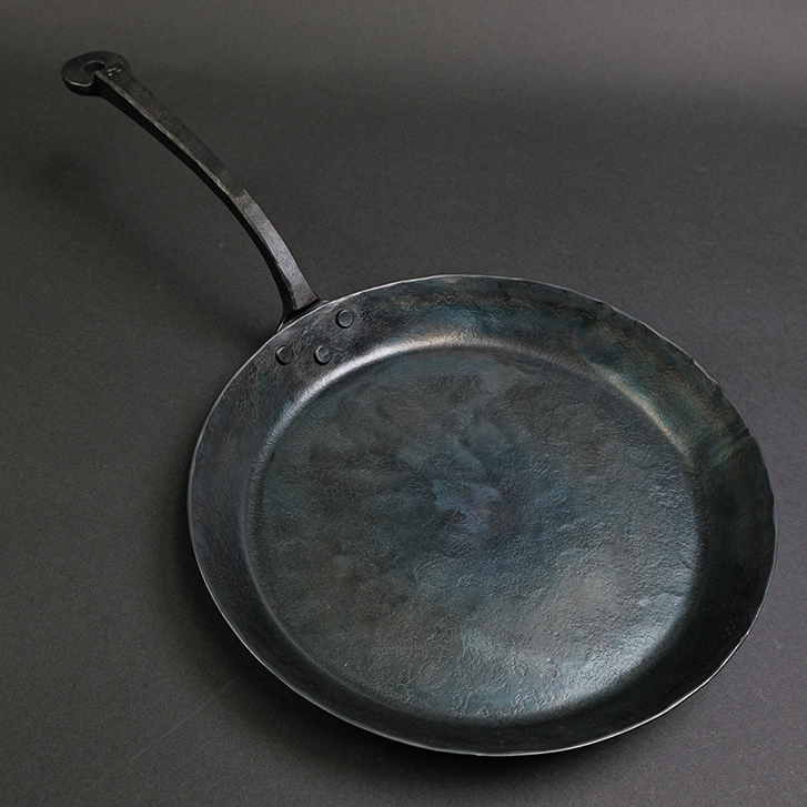 Kanatoko hand-forged iron frying pan