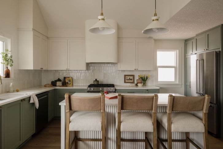 Bridge-La-La-Land Bungalow Kitchen by Lili Design Co.