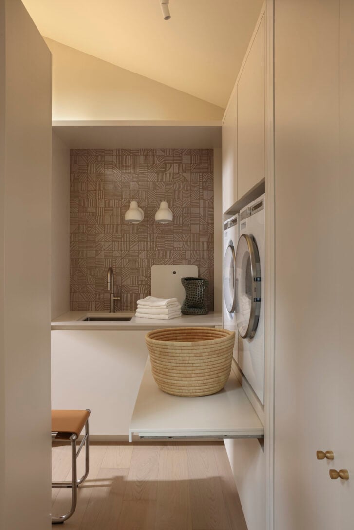 Acropolis House laundry room by Falken Reynolds, West Vancouver